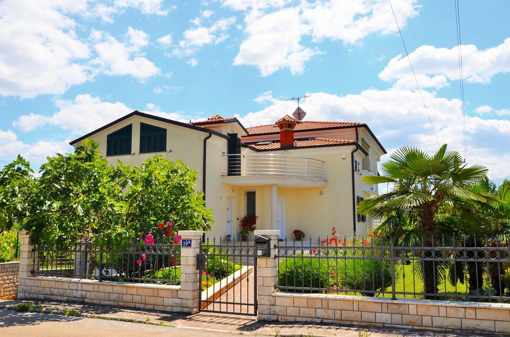Apartments Sv. Pelegrin Umag Exterior foto